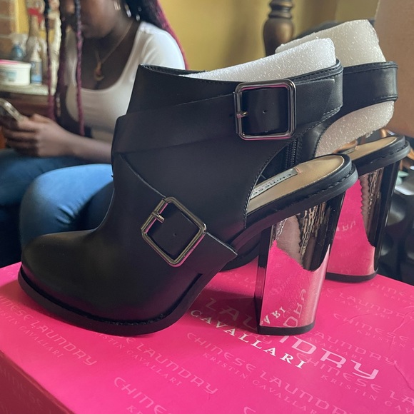 Chinese Laundry Womens Remi Mirror Heeled Booties Black Silver - Picture 6 of 7